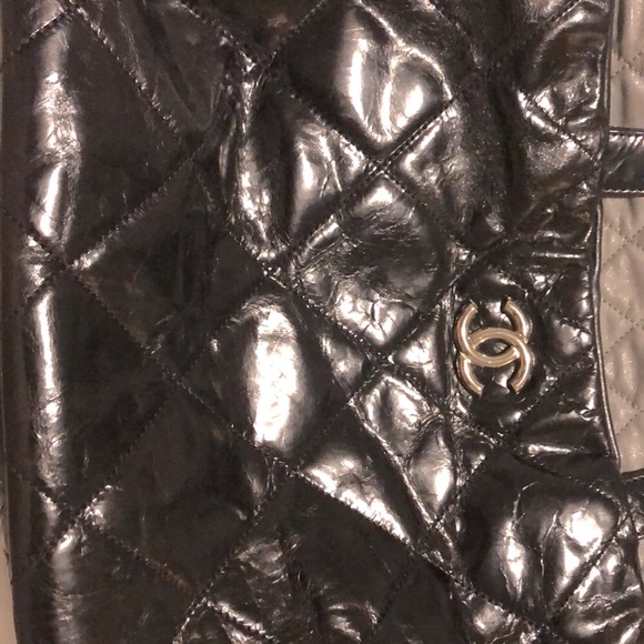 Authentic Chanel Portobello Glazed Tote - Picture 4 of 14